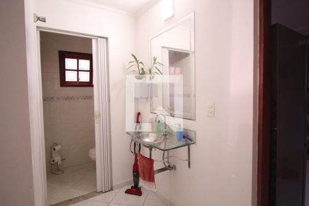 Casa à venda com 240m², 3 quartos e 2 vagasLavabo
