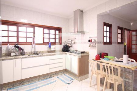 Casa à venda com 240m², 3 quartos e 2 vagasCozinha