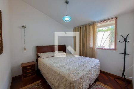 Casa à venda com 388m², 4 quartos e 4 vagas Casa à venda com 388m², 4 quartos e 4 vagasSuíte 2