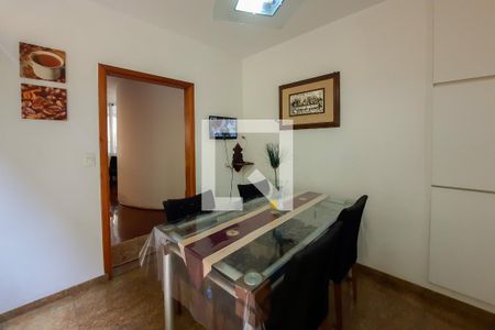 Casa à venda com 388m², 4 quartos e 4 vagas Casa à venda com 388m², 4 quartos e 4 vagasCopa