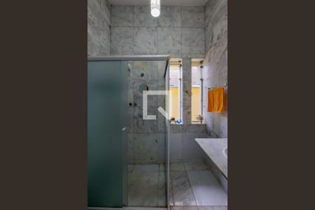 Casa à venda com 388m², 4 quartos e 4 vagas Casa à venda com 388m², 4 quartos e 4 vagasBanheiro Social