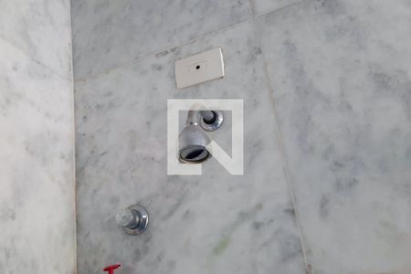 Casa à venda com 388m², 4 quartos e 4 vagas Casa à venda com 388m², 4 quartos e 4 vagasBanheiro da Suíte 1