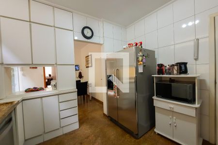 Casa à venda com 388m², 4 quartos e 4 vagas Casa à venda com 388m², 4 quartos e 4 vagasCozinha