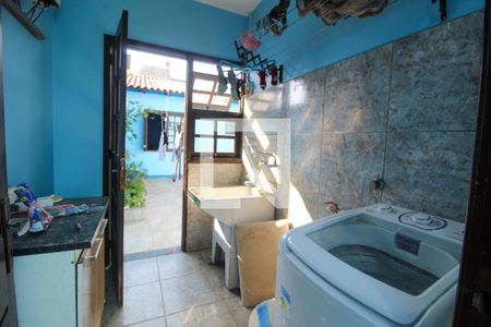 Casa à venda com 280m², 5 quartos e 1 vaga Casa à venda com 280m², 5 quartos e 1 vagaLavanderia