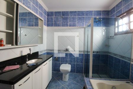 Casa à venda com 280m², 5 quartos e 1 vaga Casa à venda com 280m², 5 quartos e 1 vagaBanheiro da Suíte