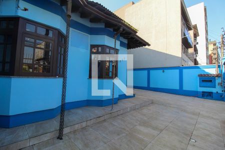 Casa à venda com 280m², 5 quartos e 1 vaga Casa à venda com 280m², 5 quartos e 1 vagaPátio da Frente