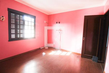 Casa à venda com 280m², 5 quartos e 1 vaga Casa à venda com 280m², 5 quartos e 1 vagaQuarto Suíte