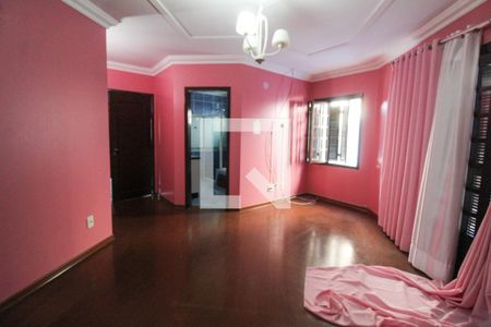 Casa à venda com 280m², 5 quartos e 1 vaga Casa à venda com 280m², 5 quartos e 1 vagaQuarto Suíte