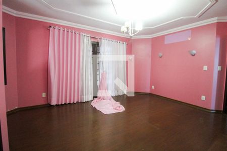 Casa à venda com 280m², 5 quartos e 1 vaga Casa à venda com 280m², 5 quartos e 1 vagaQuarto Suíte