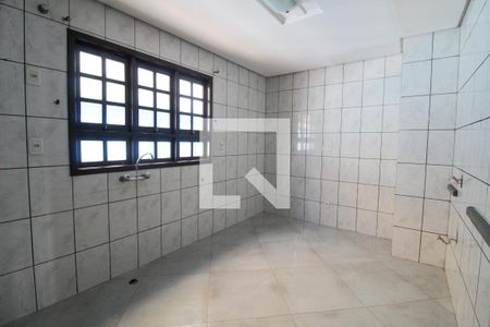 Casa à venda com 280m², 5 quartos e 1 vaga Casa à venda com 280m², 5 quartos e 1 vagaCozinha