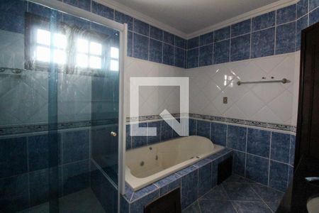 Casa à venda com 280m², 5 quartos e 1 vaga Casa à venda com 280m², 5 quartos e 1 vagaBanheiro da Suíte