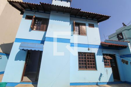 Casa à venda com 280m², 5 quartos e 1 vaga Casa à venda com 280m², 5 quartos e 1 vagaFachada