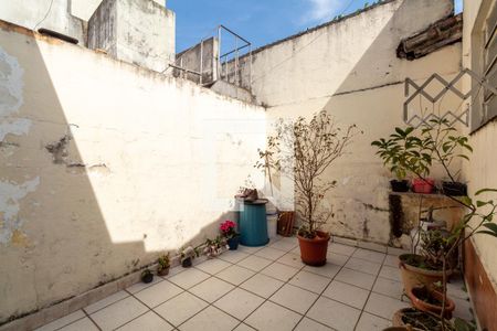 Casa à venda com 110m², 2 quartos e 2 vagasQuintal