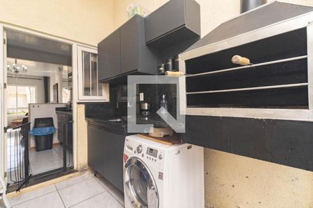 Casa de condomínio à venda com 65m², 2 quartos e 2 vagas Casa de condomínio à venda com 65m², 2 quartos e 2 vagasFundos - Churrasqueira