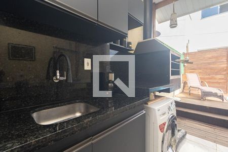 Casa de condomínio à venda com 65m², 2 quartos e 2 vagas Casa de condomínio à venda com 65m², 2 quartos e 2 vagasFundos - Churrasqueira