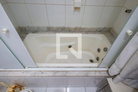 Apartamento à venda com 90m², 2 quartos e 1 vaga Apartamento à venda com 90m², 2 quartos e 1 vagaBanheiro