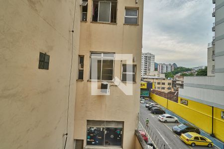 Apartamento à venda com 110m², 2 quartos e 1 vaga Apartamento à venda com 110m², 2 quartos e 1 vagaÁrea de Serviço Vista