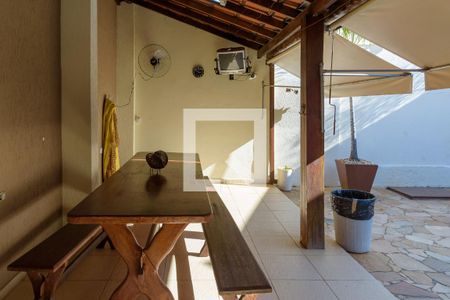 Casa à venda com 432m², 4 quartos e 4 vagasChurrasqueira