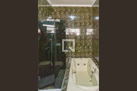 Casa à venda com 432m², 4 quartos e 4 vagasBanheiro da Suíte 1