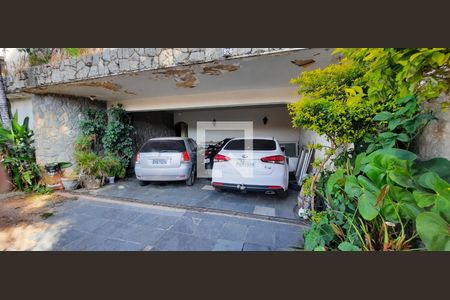 Casa à venda com 292m², 4 quartos e 3 vagas