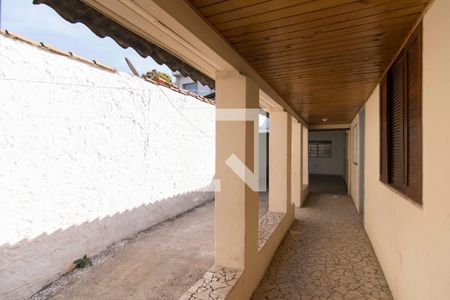 Casa à venda com 100m², 2 quartos e 2 vagasQuintal