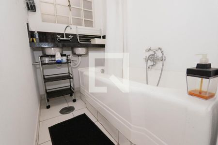 Casa à venda com 335m², 7 quartos e 2 vagas Casa à venda com 335m², 7 quartos e 2 vagasBanheiro da Suíte 1