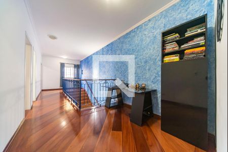 Casa à venda com 380m², 3 quartos e 8 vagas Casa à venda com 380m², 3 quartos e 8 vagasHall da Escada