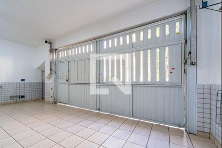 Casa à venda com 380m², 3 quartos e 8 vagas Casa à venda com 380m², 3 quartos e 8 vagasGaragem