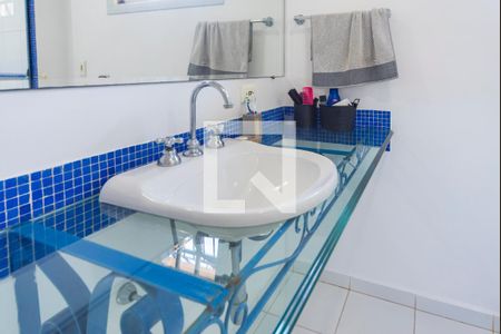 Casa à venda com 380m², 3 quartos e 8 vagas Casa à venda com 380m², 3 quartos e 8 vagasBanheiro do Quarto 3