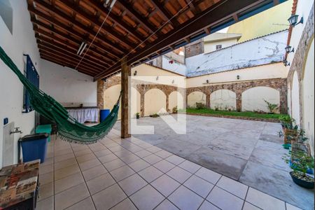 Casa à venda com 380m², 3 quartos e 8 vagas Casa à venda com 380m², 3 quartos e 8 vagasQuintal fundos