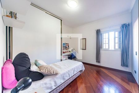 Casa à venda com 380m², 3 quartos e 8 vagas Casa à venda com 380m², 3 quartos e 8 vagasQuarto 2