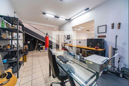 Casa à venda com 380m², 3 quartos e 8 vagas Casa à venda com 380m², 3 quartos e 8 vagasQuarto da Garagem