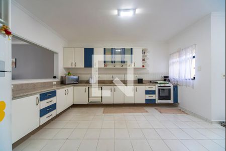 Casa à venda com 380m², 3 quartos e 8 vagas Casa à venda com 380m², 3 quartos e 8 vagasCozinha