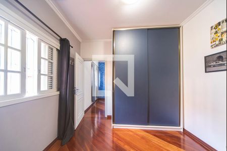 Casa à venda com 380m², 3 quartos e 8 vagas Casa à venda com 380m², 3 quartos e 8 vagasQuarto 1