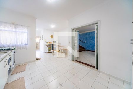 Casa à venda com 380m², 3 quartos e 8 vagas Casa à venda com 380m², 3 quartos e 8 vagasCozinha