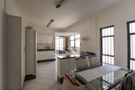 Casa à venda com 140m², 3 quartos e 2 vagas Casa à venda com 140m², 3 quartos e 2 vagasCozinha