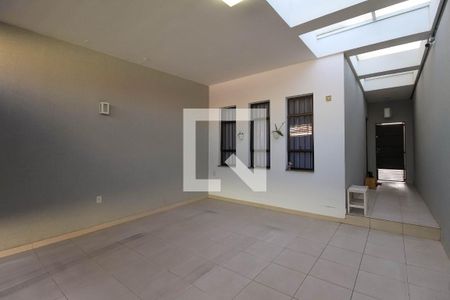 Casa à venda com 140m², 3 quartos e 2 vagas Casa à venda com 140m², 3 quartos e 2 vagasGaragem