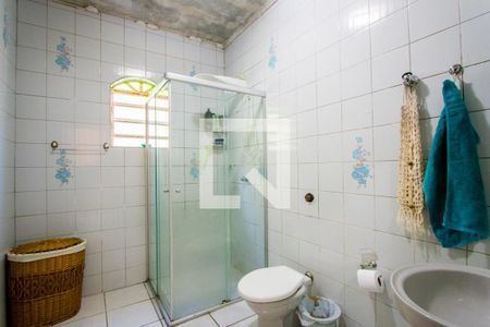Casa à venda com 5m², 3 quartos e 5 vagas Casa à venda com 5m², 3 quartos e 5 vagasBanheiro social
