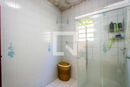Casa à venda com 5m², 3 quartos e 5 vagas Casa à venda com 5m², 3 quartos e 5 vagasBanheiro social