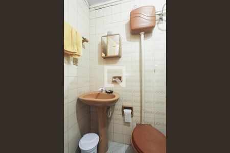 Banheiro de casa à venda com 2 quartos, 65m² em Jardim Carvalho, Porto Alegre