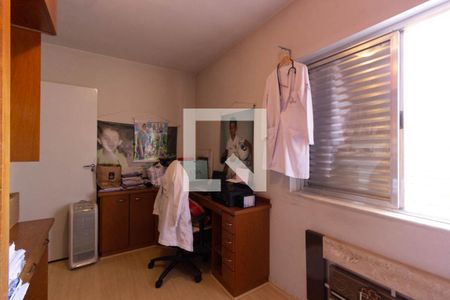 Casa à venda com 250m², 3 quartos e 2 vagas Casa à venda com 250m², 3 quartos e 2 vagasQuarto