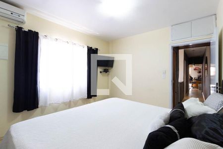 Casa à venda com 250m², 3 quartos e 2 vagas Casa à venda com 250m², 3 quartos e 2 vagasSuíte 1