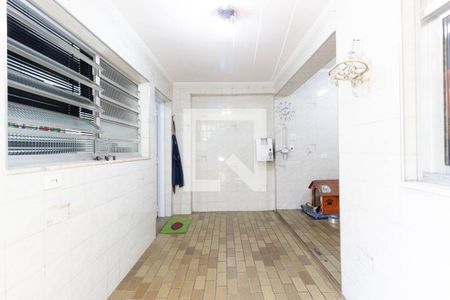 Casa à venda com 250m², 3 quartos e 2 vagas Casa à venda com 250m², 3 quartos e 2 vagasQuintal