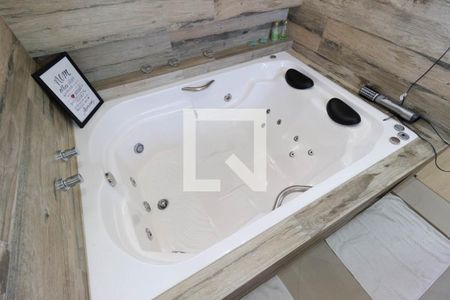 Casa à venda com 250m², 3 quartos e 2 vagas Casa à venda com 250m², 3 quartos e 2 vagasBanheiro Suíte 1