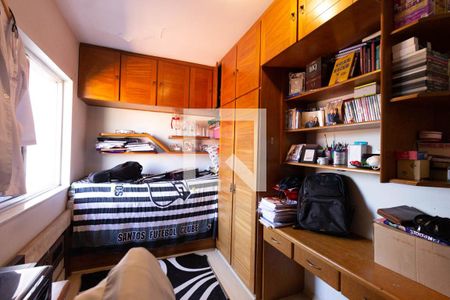 Casa à venda com 250m², 3 quartos e 2 vagas Casa à venda com 250m², 3 quartos e 2 vagasQuarto