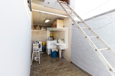 Casa à venda com 250m², 3 quartos e 2 vagas Casa à venda com 250m², 3 quartos e 2 vagasÁrea de serviço