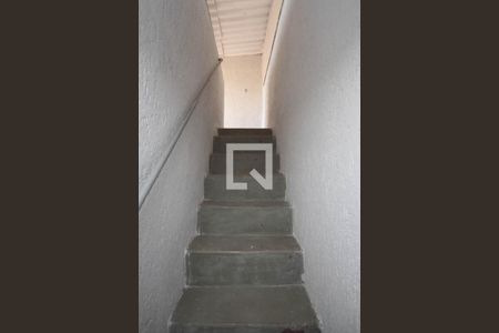 Casa para alugar com 160m², 2 quartos e sem vagaEscada