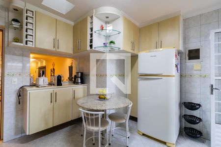 Casa à venda com 172m², 3 quartos e 3 vagasCozinha