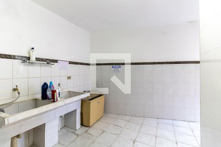 Casa à venda com 200m², 4 quartos e 1 vaga Casa à venda com 200m², 4 quartos e 1 vagaLavanderia