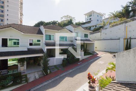 Casa de condomínio à venda com 146m², 3 quartos e 3 vagas Casa de condomínio à venda com 146m², 3 quartos e 3 vagasVista da Varanda da Suíte 3